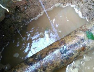 景东楼顶渗水维修公司分享下地暖漏水的原因及检测方法。